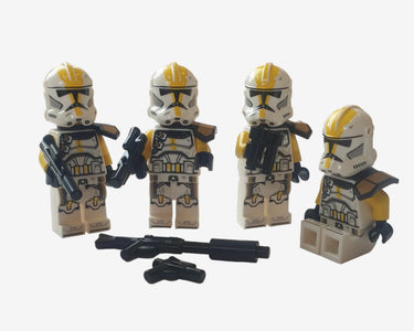 Lego 327th Clone Trooper minifigure bundle of four with blasters rifle and binoculars from set 75431