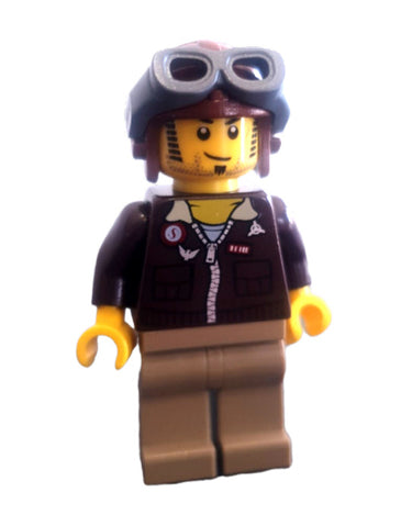 Lego Jake Raines minifigure Pharaoh’s Quest aviator jacket with helmet and goggles front and back view