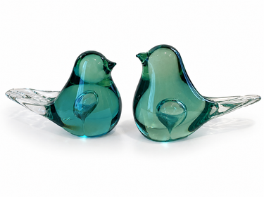 Pair of vintage teal green and clear art glass bird figurines with sculpted clear glass tails.
