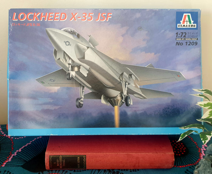 Model Kit: Italeri Lockheed X-35 JSF Aircraft