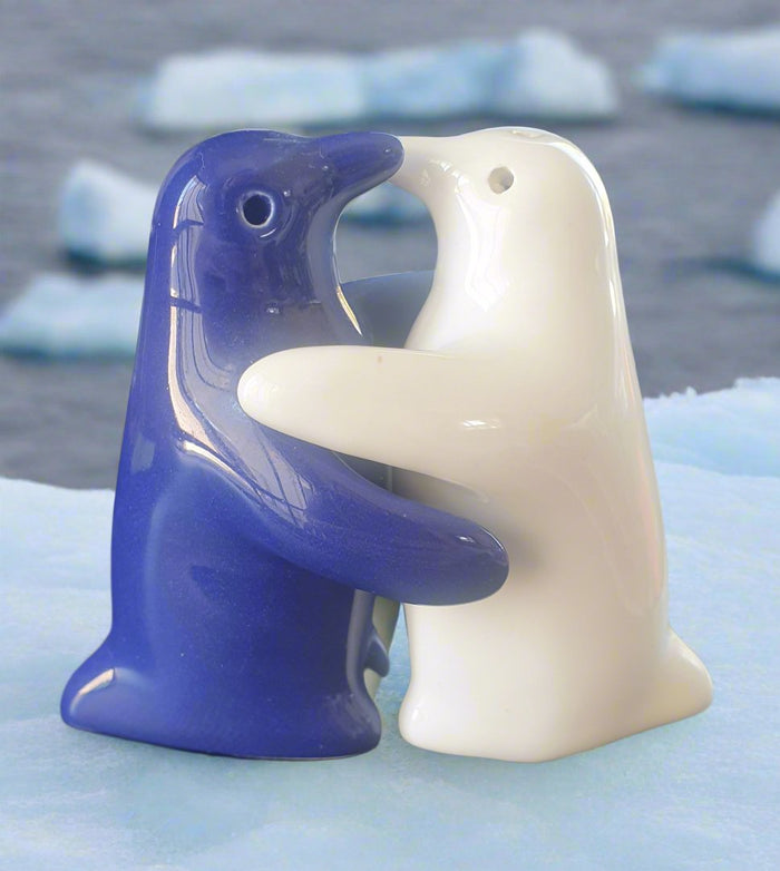 Hugging Penguins Salt & Pepper Set