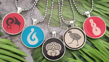 Retro Kiwiana Necklace - Maori Mask (Koruru) Planet Retro NZ