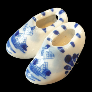 Vintage Delft Blue Shoes Brooch New & Vintage Jewellery NZ Planet Retro NZ 2