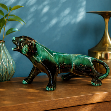 Vintage Blue Mountain Pottery tiger in turquoise and black reflow glaze, Canada.