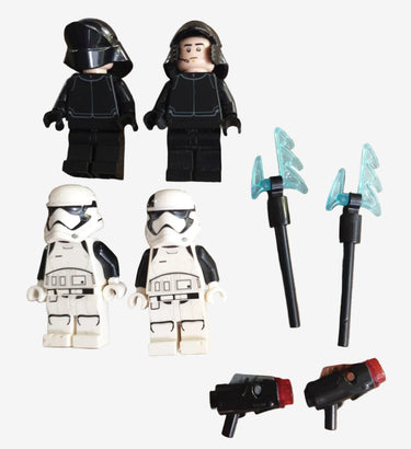 LEGO Star Wars First Order Specialists Battle Pack 75197 minifigures with original instruction booklet.